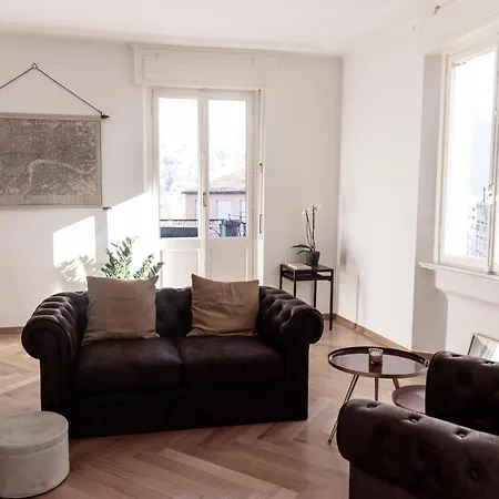 The Attic - Your Space In The City Гостьовий будинок