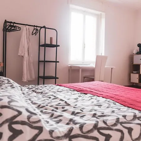 The Attic - Your Space In The City Гостьовий будинок