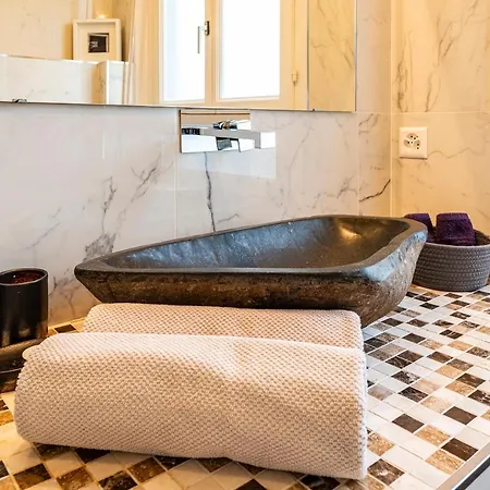 Гостьовий будинок The Attic - Your Space In The City Лугано